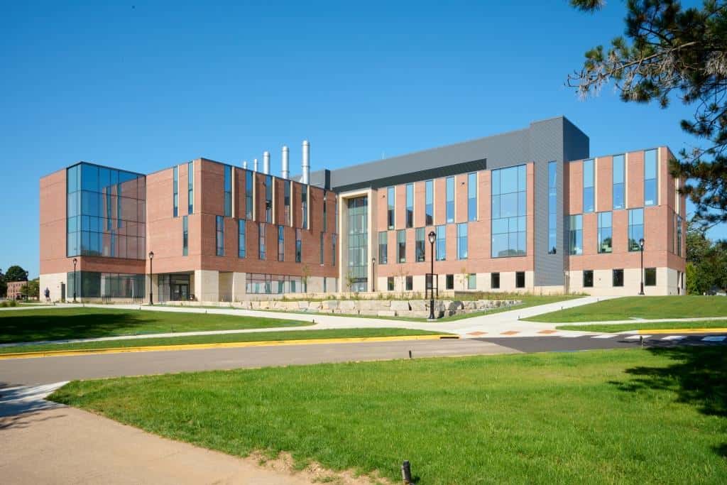 Winona Stone – Biesanz Stone Uw Sci Tech Innov Ctr 040 - Biesanz Stone